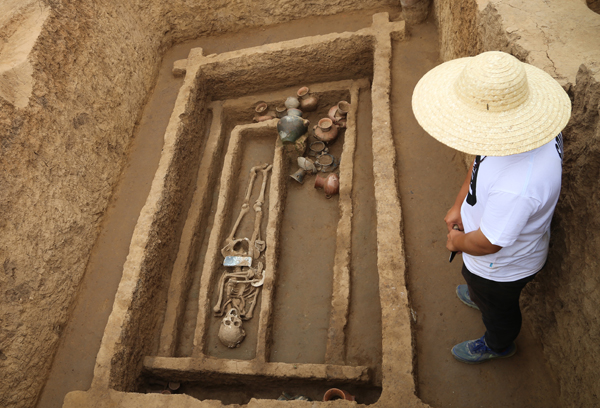 Unearthed Wonders 5,000-Year-Old Chinese ‘Giant’ Skeleton and the Mystery of the Ancient iPhone - Finance Beauty